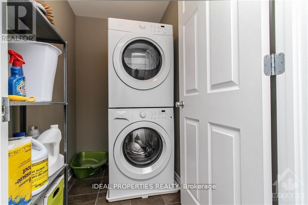 524 Silvertip Lane, Ottawa, Ontario  K2T 0H7 - Photo 10 - X12955546