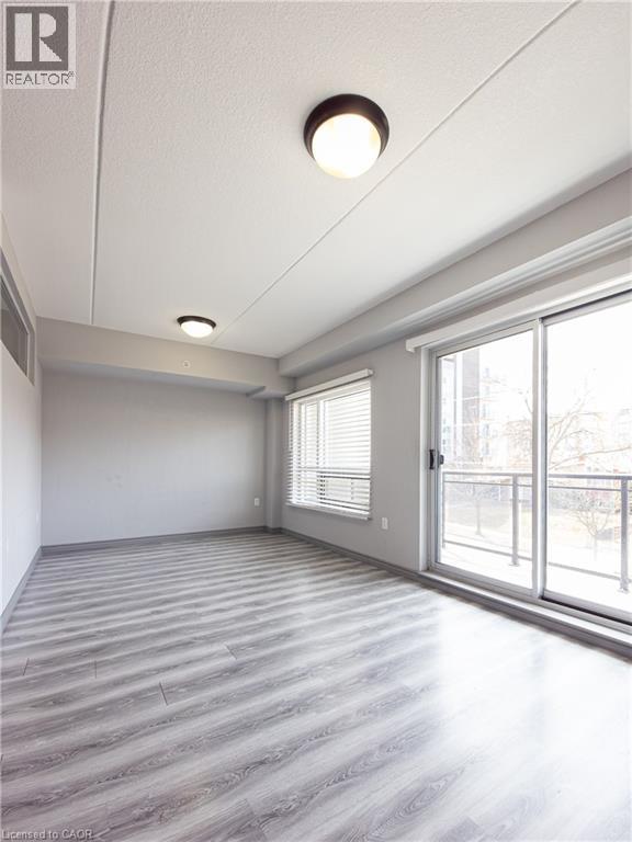 275 Larch Street Unit# F212, Waterloo, Ontario  N2L 3R2 - Photo 2 - 40814621