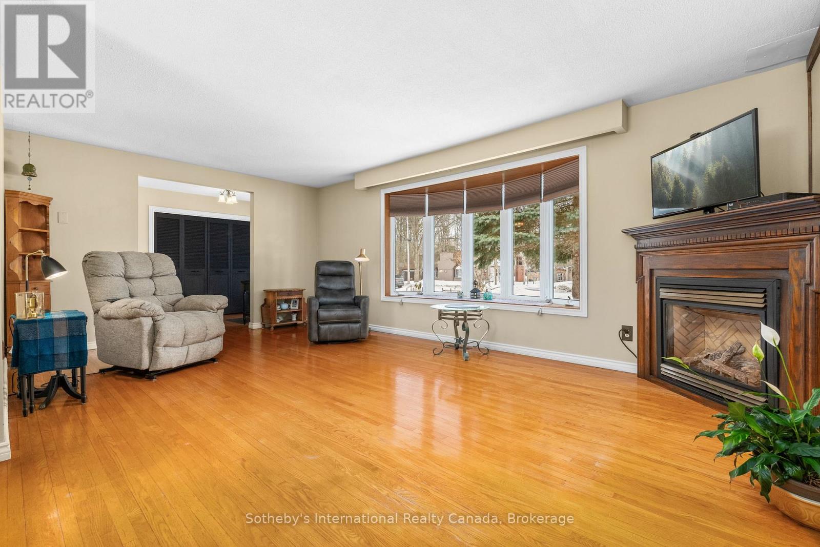 230 Alexander Street, Gravenhurst, Ontario  P1P 1A6 - Photo 9 - X12956778