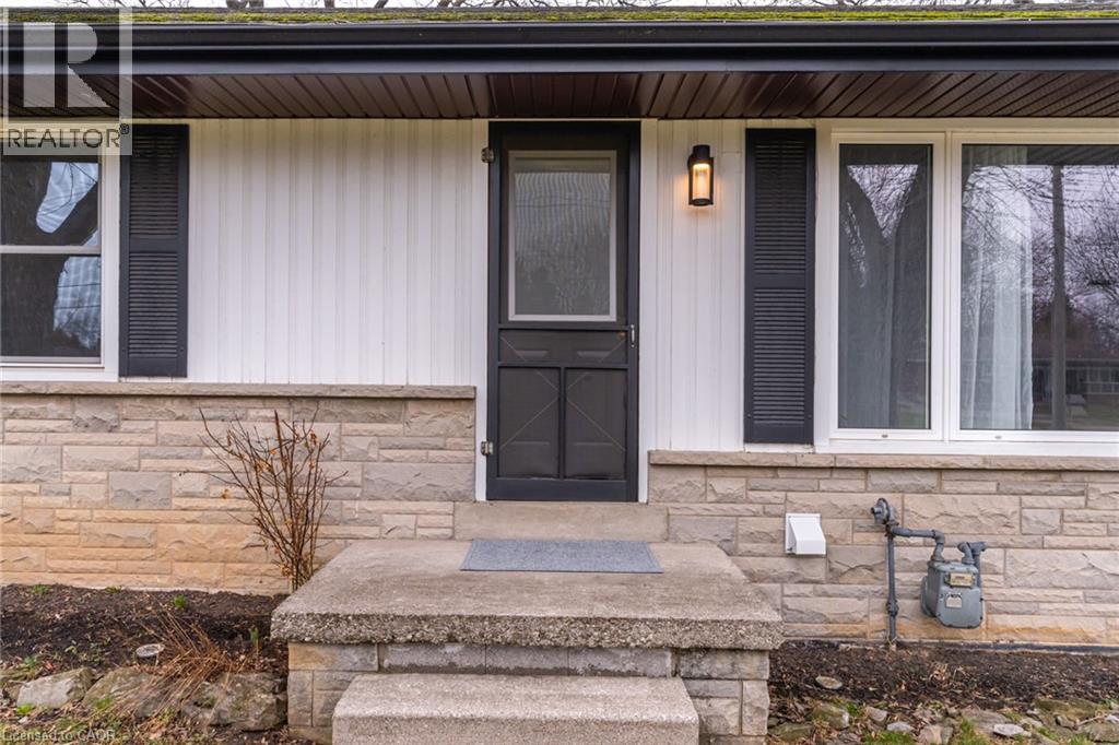 63 Seneca Avenue, Hamilton, Ontario  L9B 1L8 - Photo 4 - 40817610