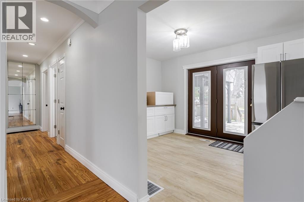 63 Seneca Avenue, Hamilton, Ontario  L9B 1L8 - Photo 13 - 40817610