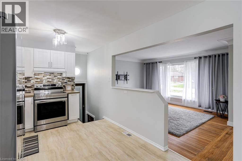 63 Seneca Avenue, Hamilton, Ontario  L9B 1L8 - Photo 9 - 40817610