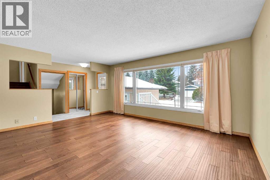 123 Valhalla Crescent NW, Calgary, Alberta  T3A 1Z7 - Photo 6 - A2297367