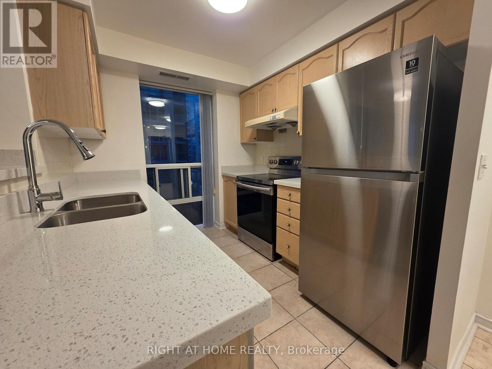 709 - 28 Olive Avenue, Toronto, Ontario  M2N 7E6 - Photo 5 - C12956772