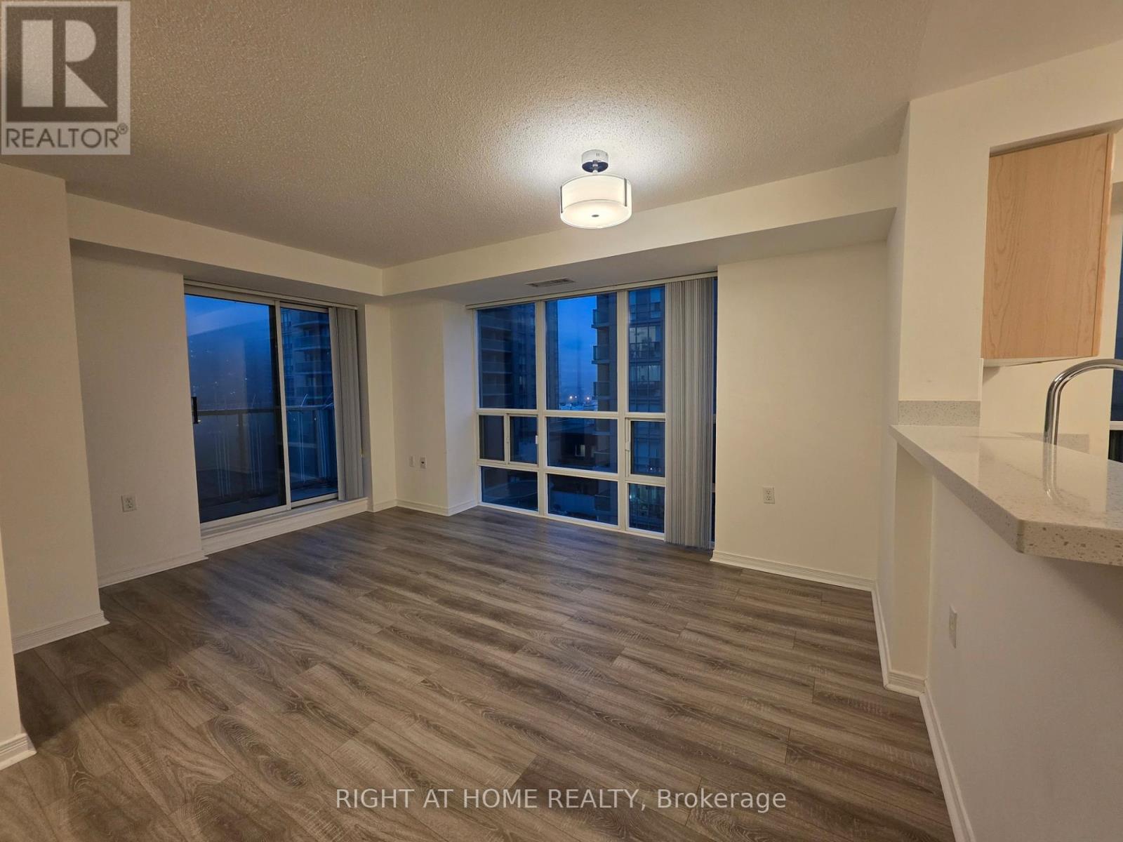 709 - 28 Olive Avenue, Toronto, Ontario  M2N 7E6 - Photo 6 - C12956772