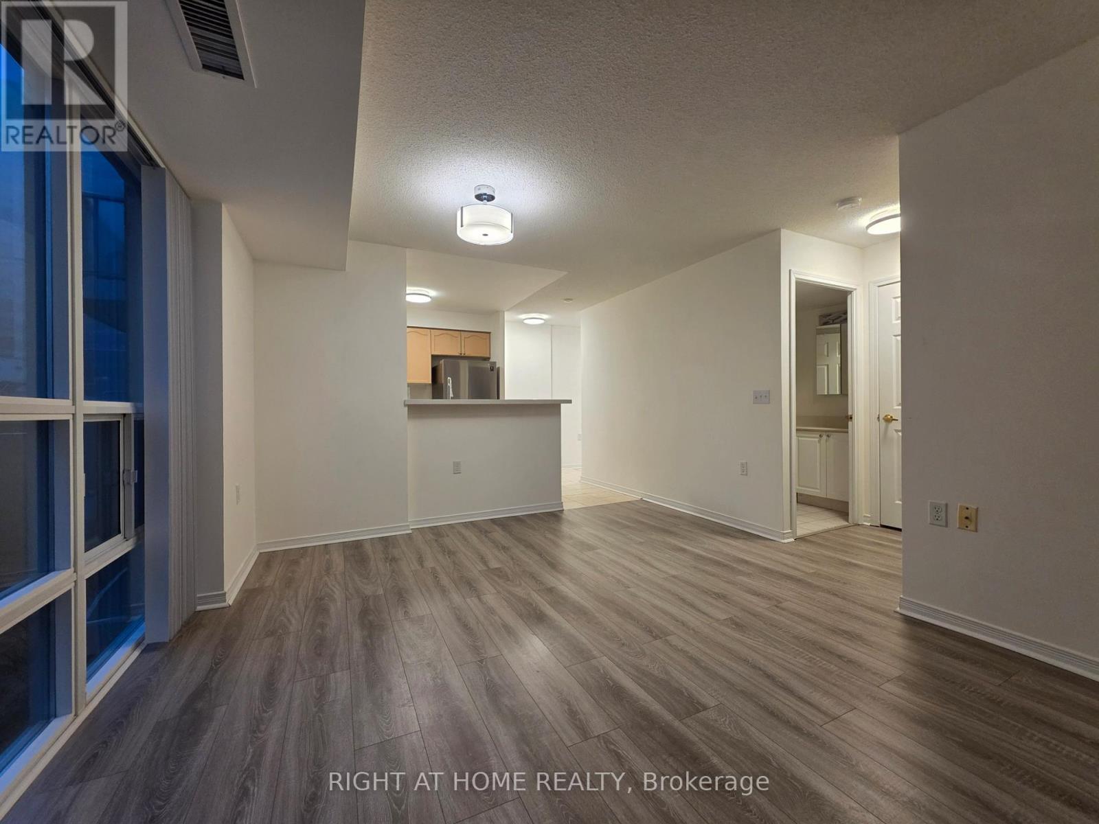 709 - 28 Olive Avenue, Toronto, Ontario  M2N 7E6 - Photo 8 - C12956772