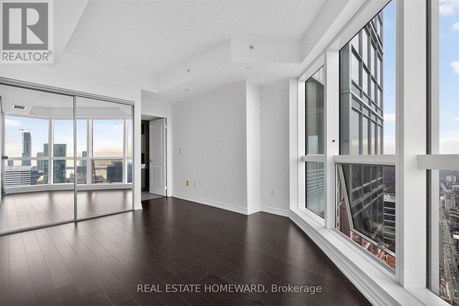 5208 - 386 Yonge Street, Toronto, Ontario  M5B 0A5 - Photo 14 - C12956800