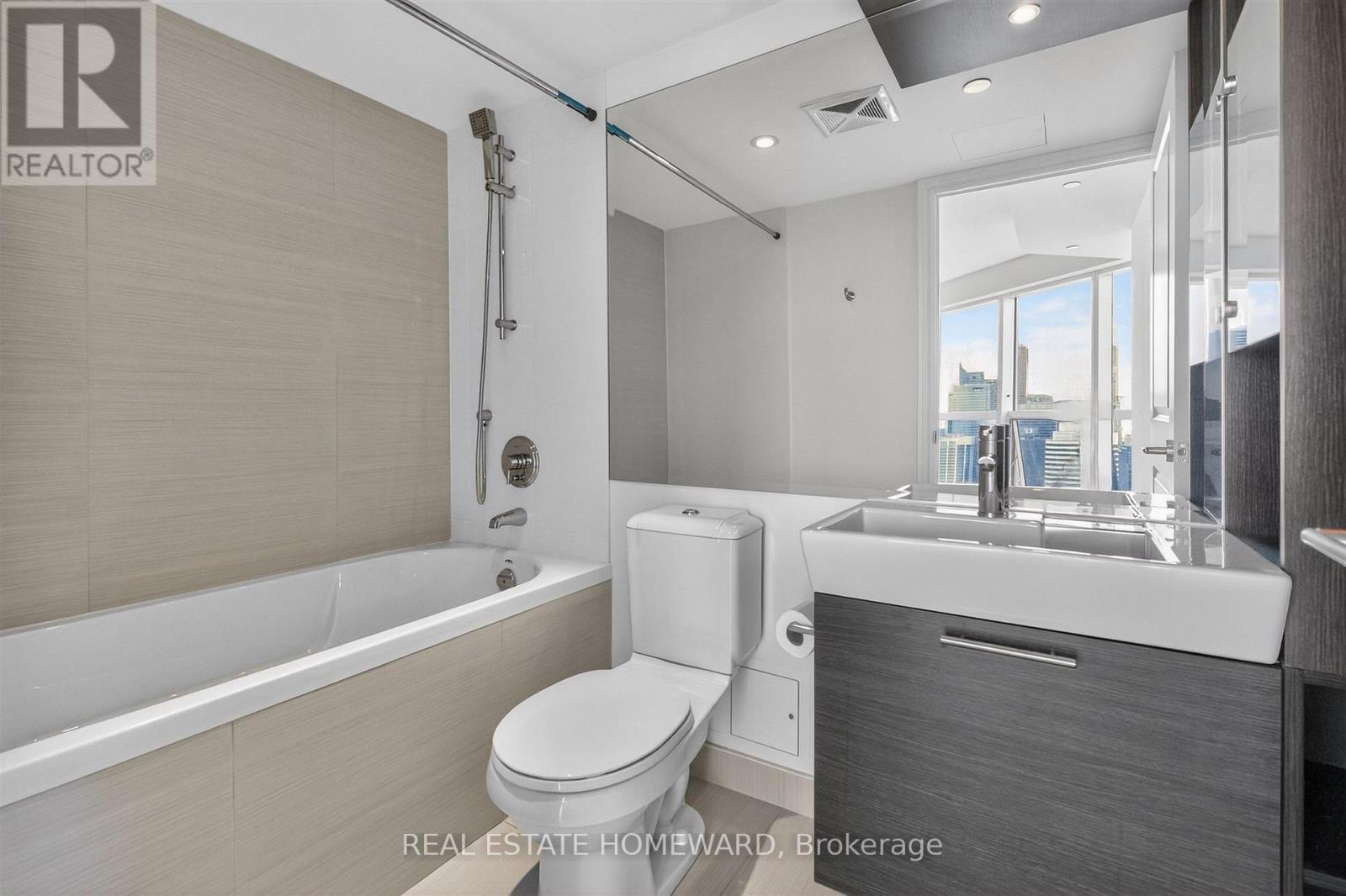 5208 - 386 Yonge Street, Toronto, Ontario  M5B 0A5 - Photo 15 - C12956800