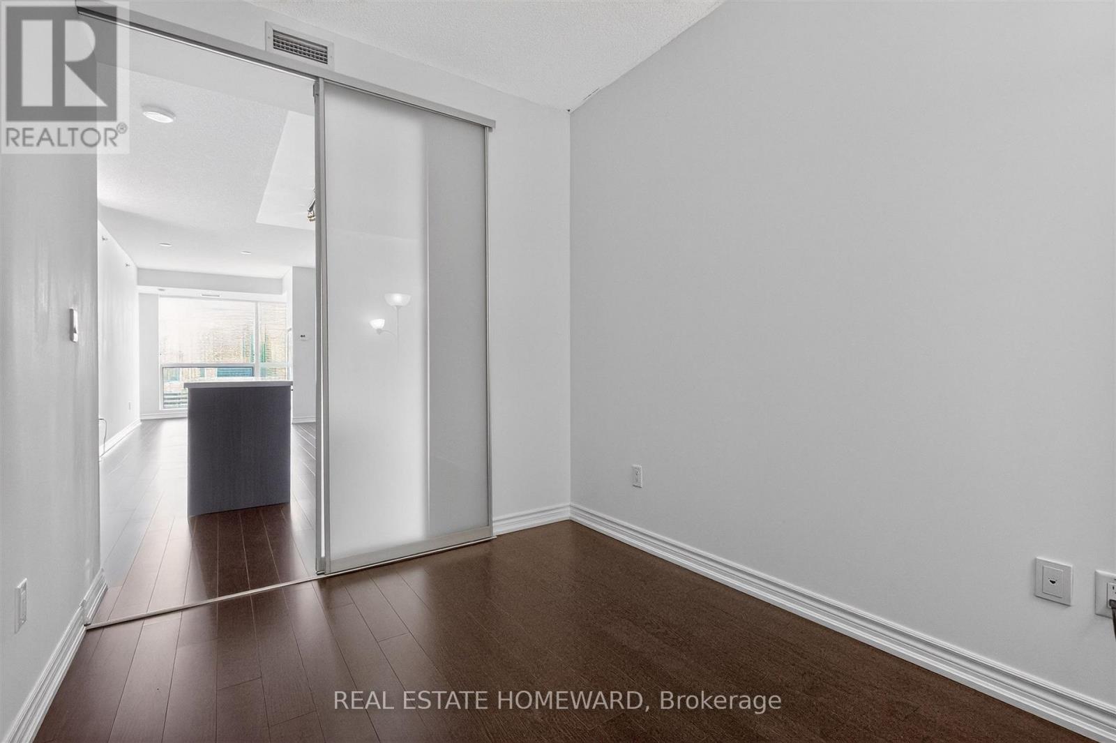 5208 - 386 Yonge Street, Toronto, Ontario  M5B 0A5 - Photo 18 - C12956800