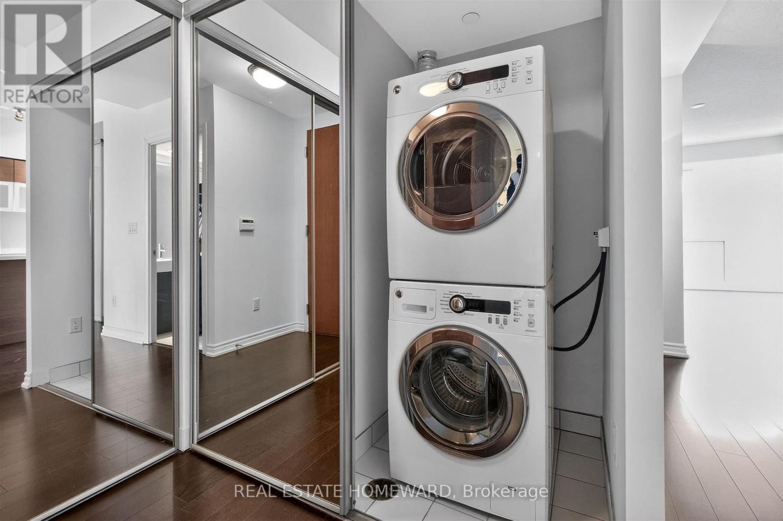 5208 - 386 Yonge Street, Toronto, Ontario  M5B 0A5 - Photo 21 - C12956800