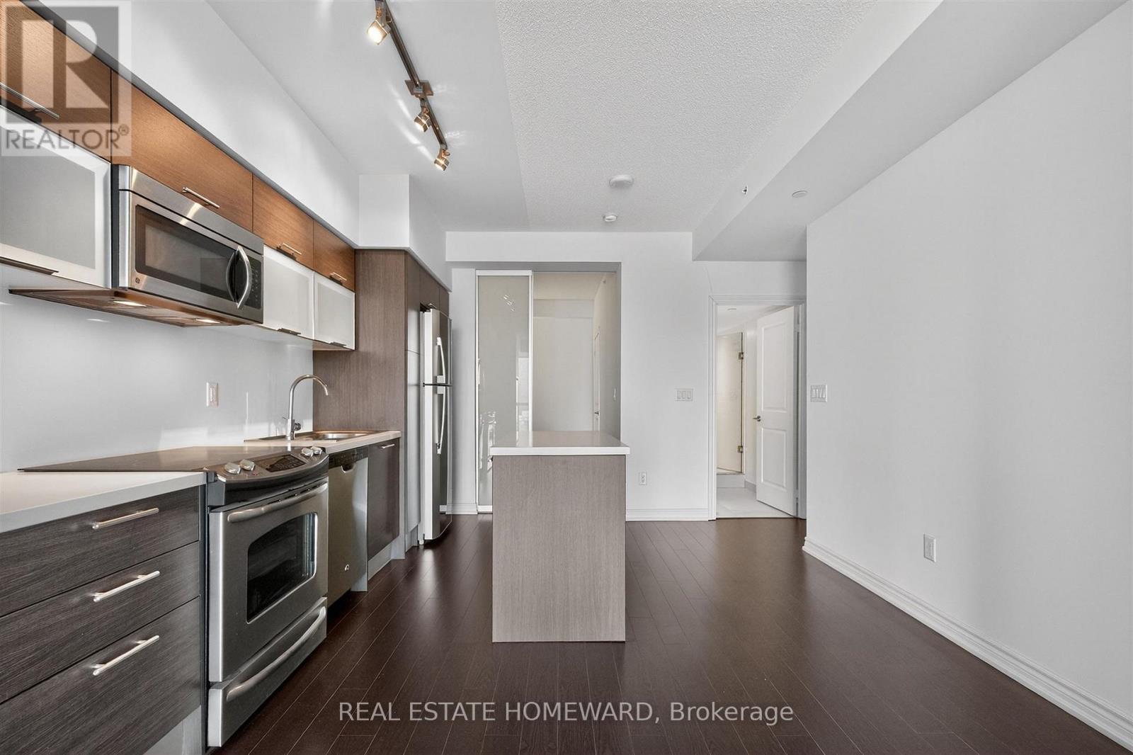 5208 - 386 Yonge Street, Toronto, Ontario  M5B 0A5 - Photo 5 - C12956800