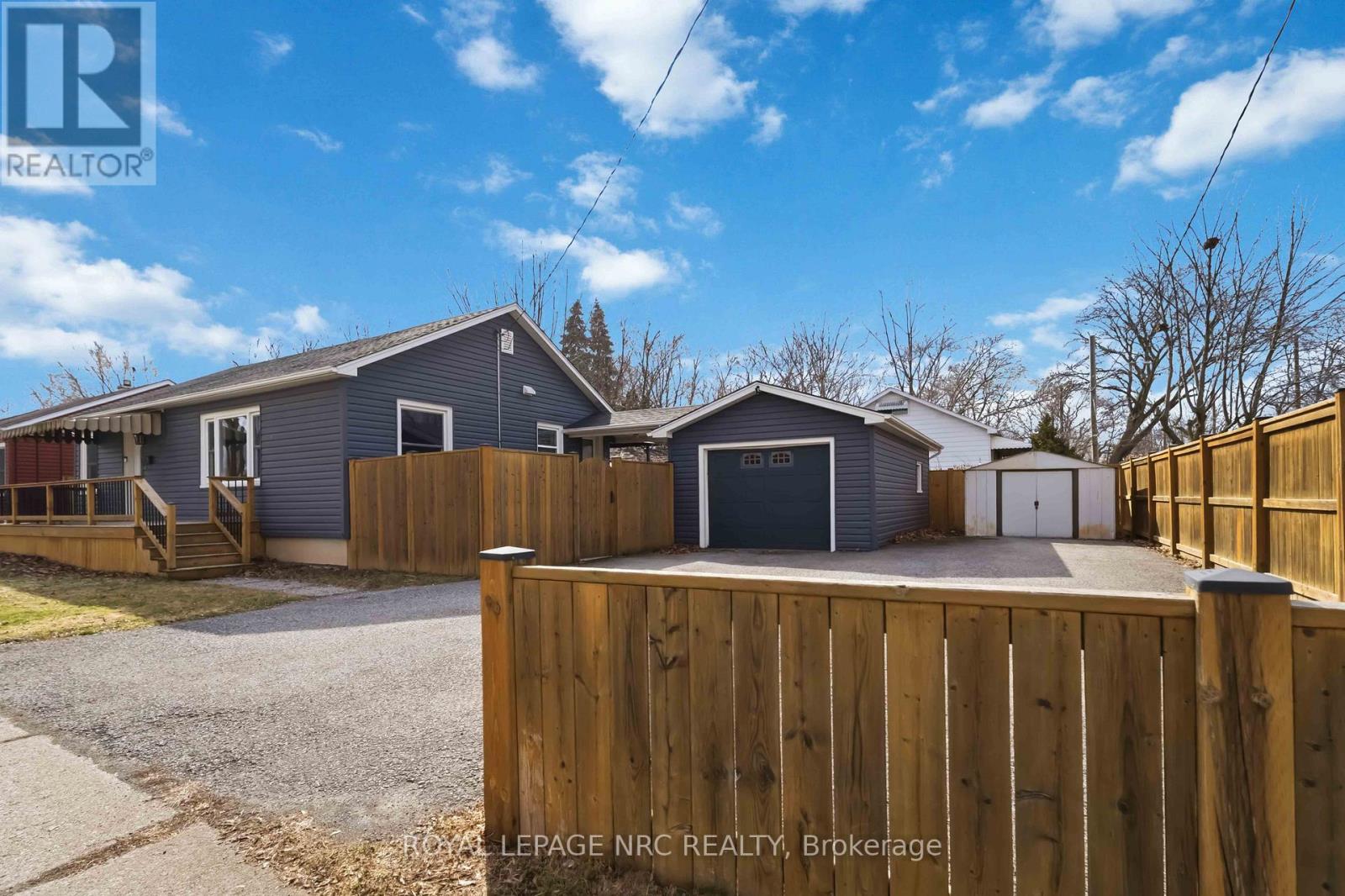 45 Shakespeare Avenue, St. Catharines, Ontario  L2R 6M8 - Photo 3 - X12956774