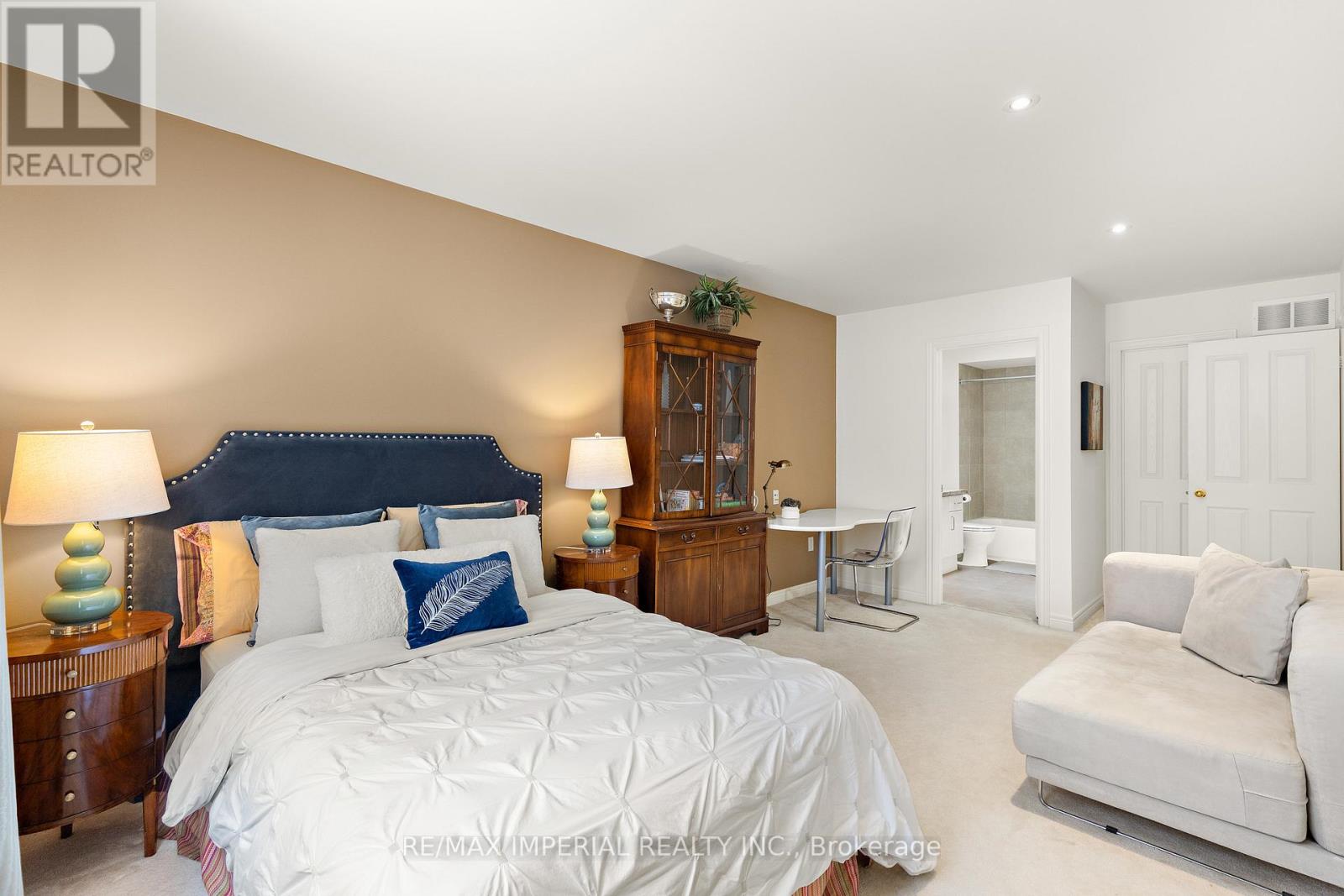 16 Carriage House Court, Richmond Hill, Ontario  L4E 4V3 - Photo 26 - N12956780