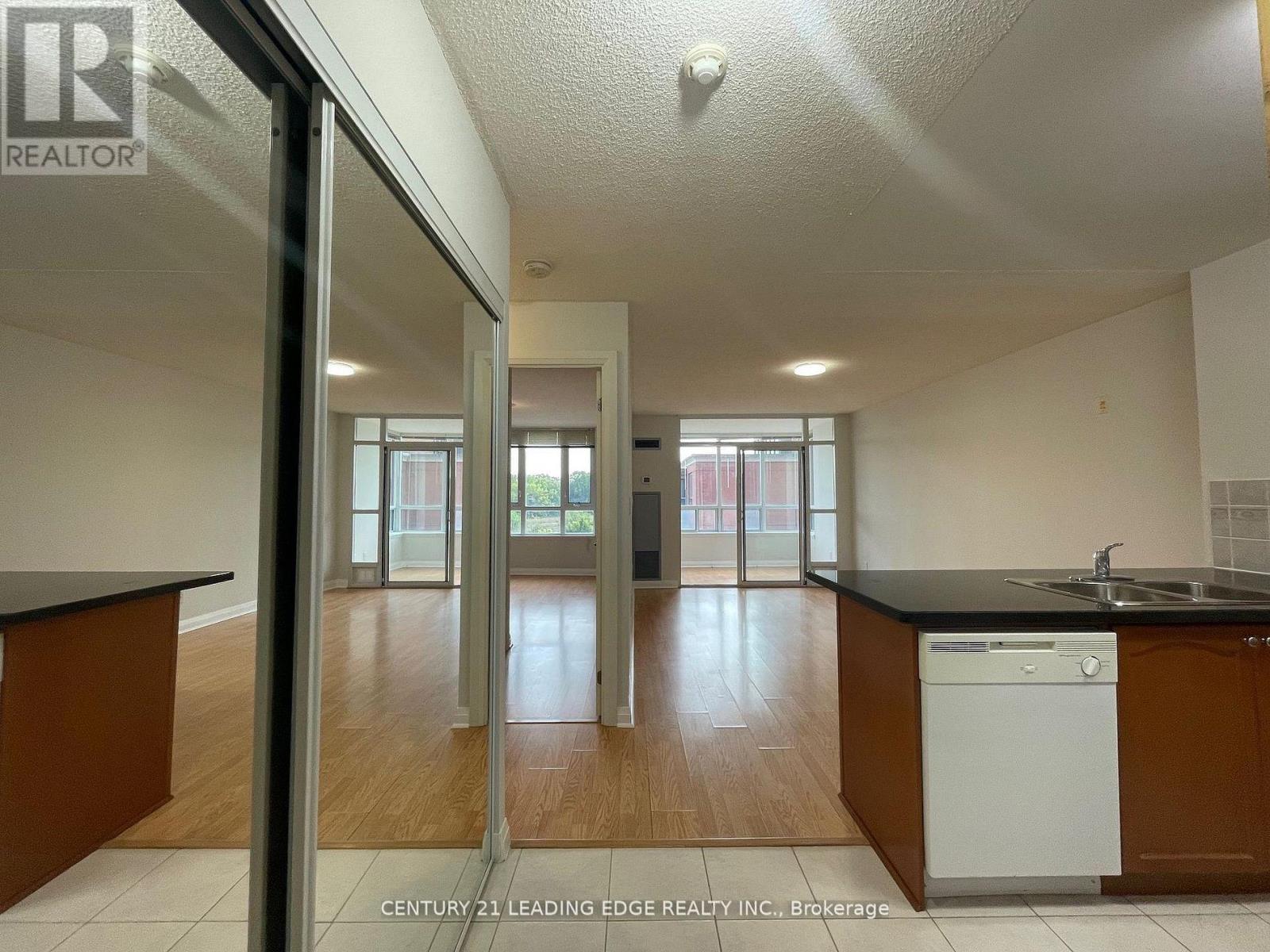 502 - 7373 Kennedy Road, Markham (Milliken Mills East), Ontario  L3R 1H6 - Photo 4 - N12956784