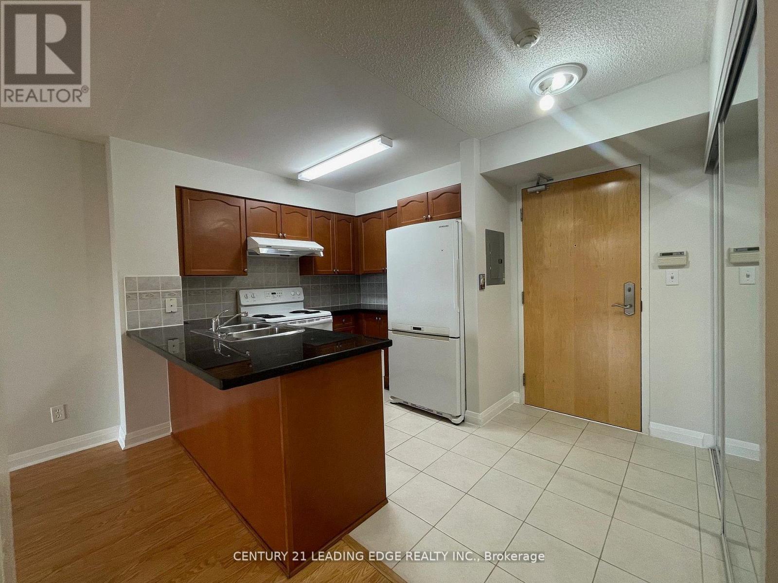 502 - 7373 Kennedy Road, Markham (Milliken Mills East), Ontario  L3R 1H6 - Photo 6 - N12956784