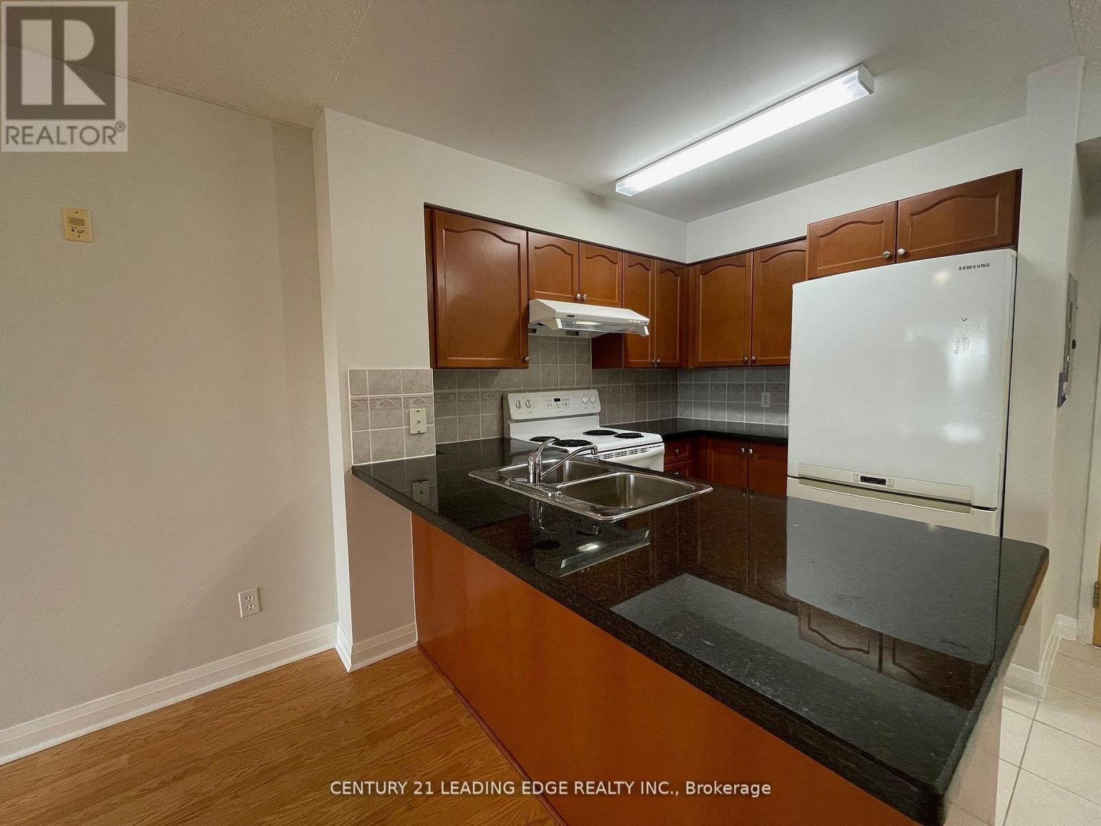 502 - 7373 Kennedy Road, Markham (Milliken Mills East), Ontario  L3R 1H6 - Photo 8 - N12956784