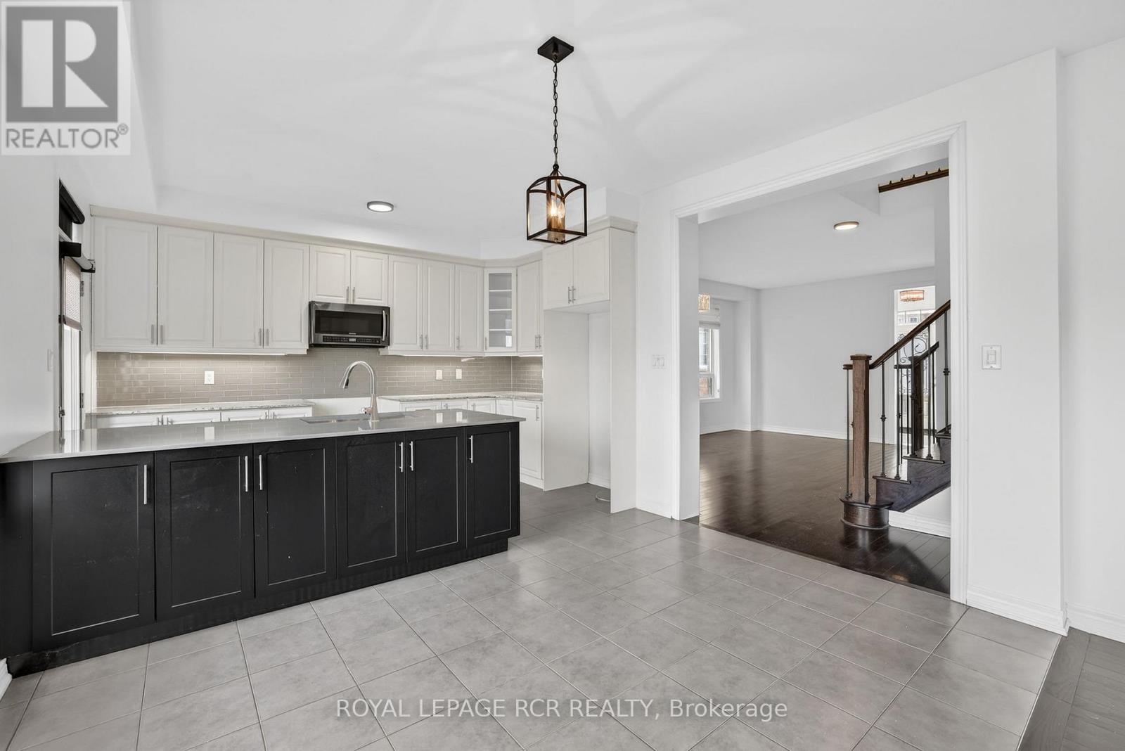 82 Lampkin Street, Georgina, Ontario  L0E 1R0 - Photo 10 - N12956796