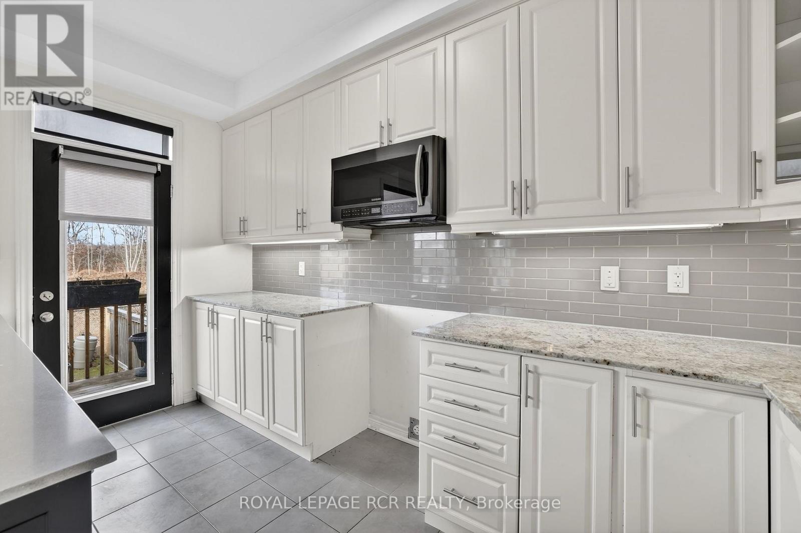 82 Lampkin Street, Georgina, Ontario  L0E 1R0 - Photo 12 - N12956796