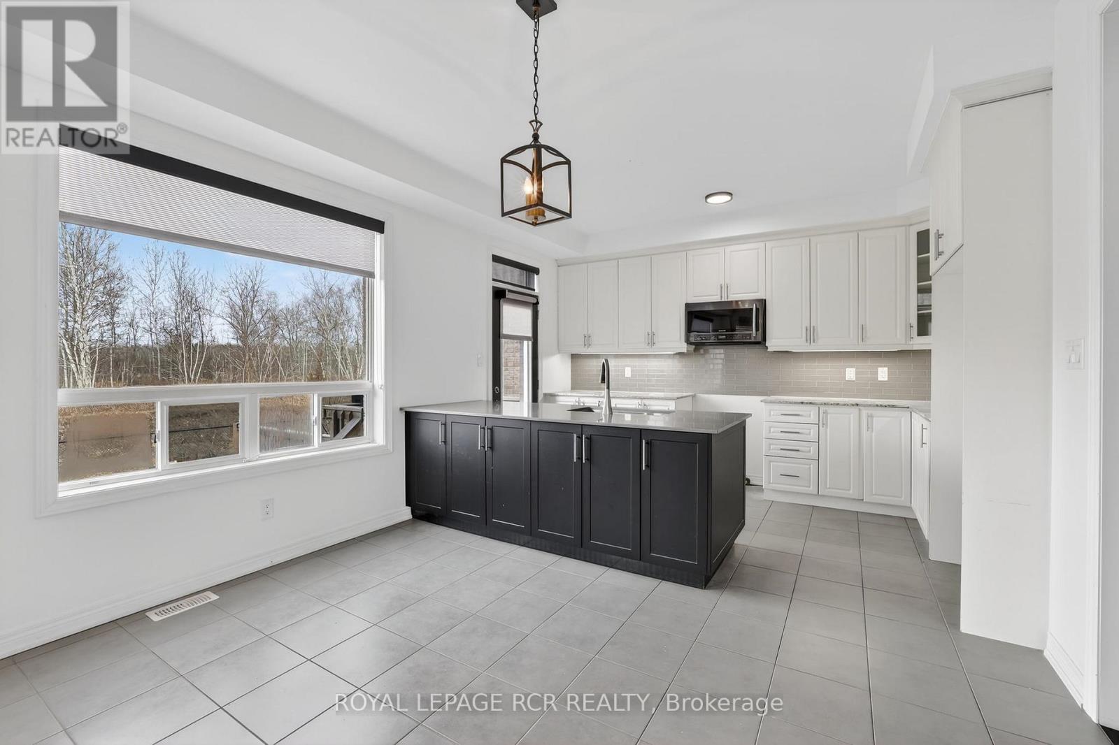 82 Lampkin Street, Georgina, Ontario  L0E 1R0 - Photo 9 - N12956796