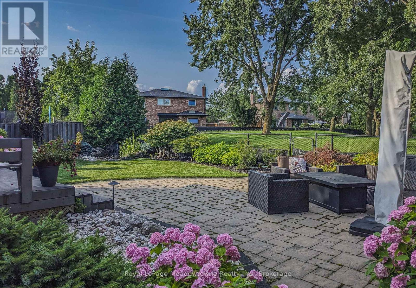 740 Robertson Crescent, Milton, Ontario  L9T 4W4 - Photo 6 - W12954562