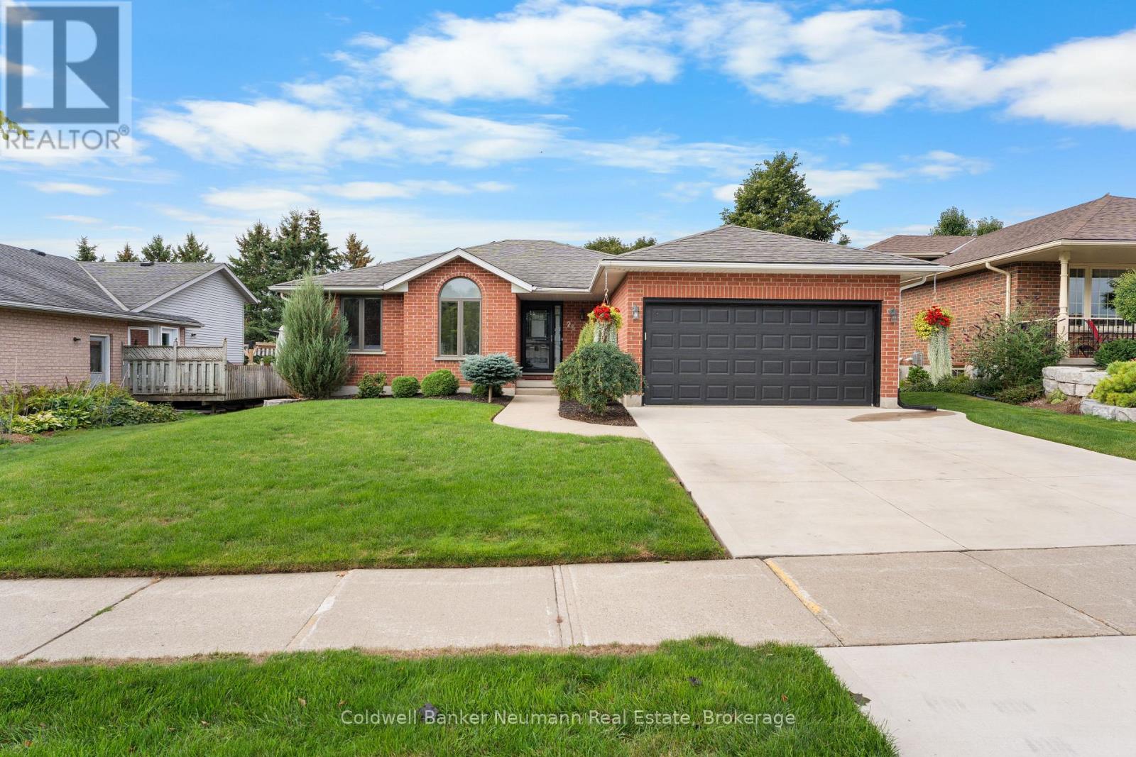 28 Keating Drive, Centre Wellington, Ontario N0B 1S0 - Photo 2 - X12794786