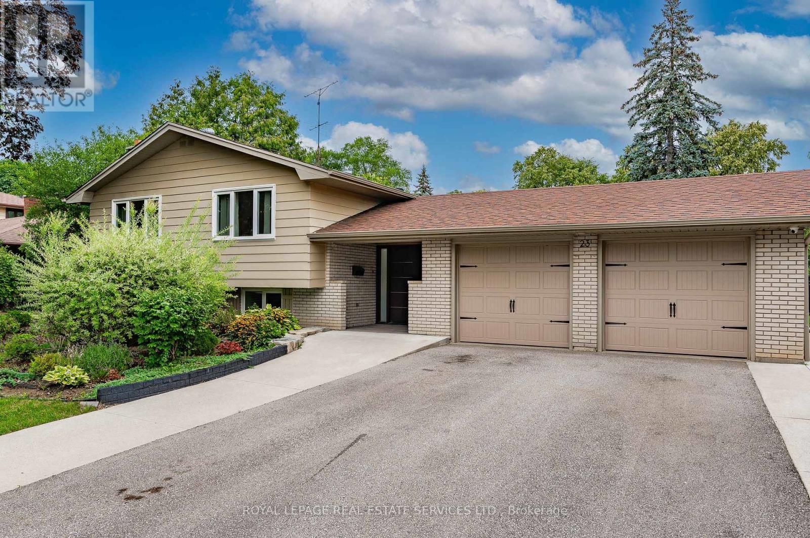 23 HILLSIDE DRIVE, Brampton, Ontario