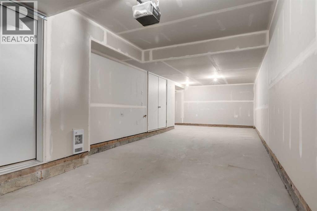 86 Spring Willow Close SW, Calgary, Alberta  T3H 6E8 - Photo 32 - A2298823