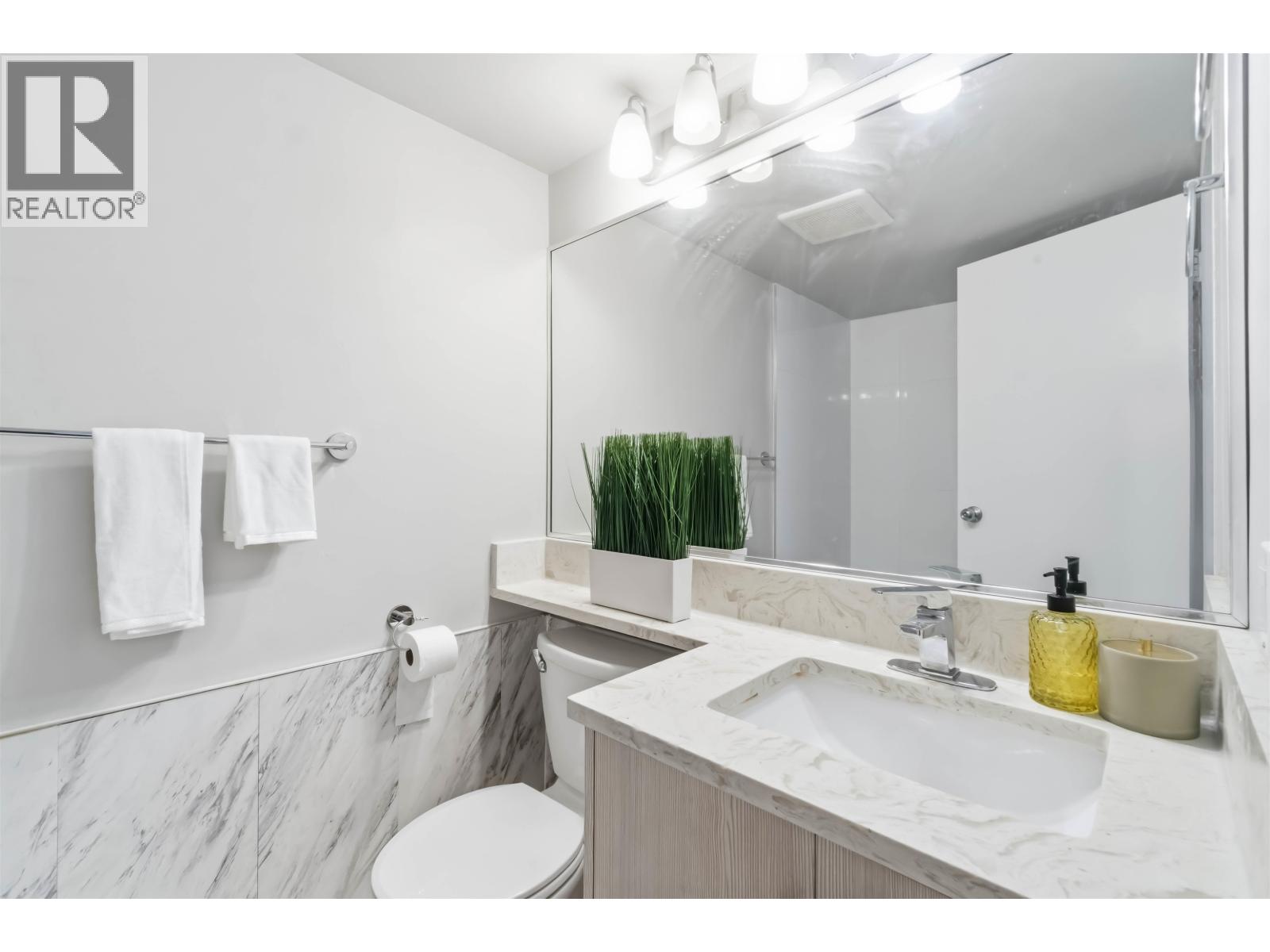 308 3970 Carrigan Court, Burnaby, British Columbia  V3N 4S5 - Photo 11 - R3104923