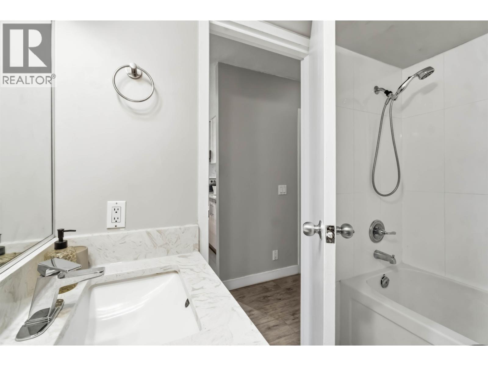 308 3970 Carrigan Court, Burnaby, British Columbia  V3N 4S5 - Photo 12 - R3104923