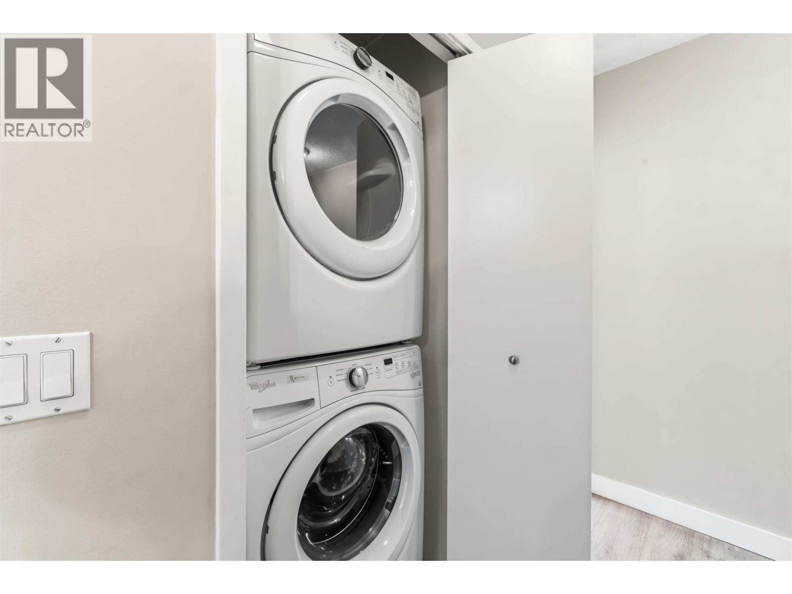 308 3970 Carrigan Court, Burnaby, British Columbia  V3N 4S5 - Photo 13 - R3104923