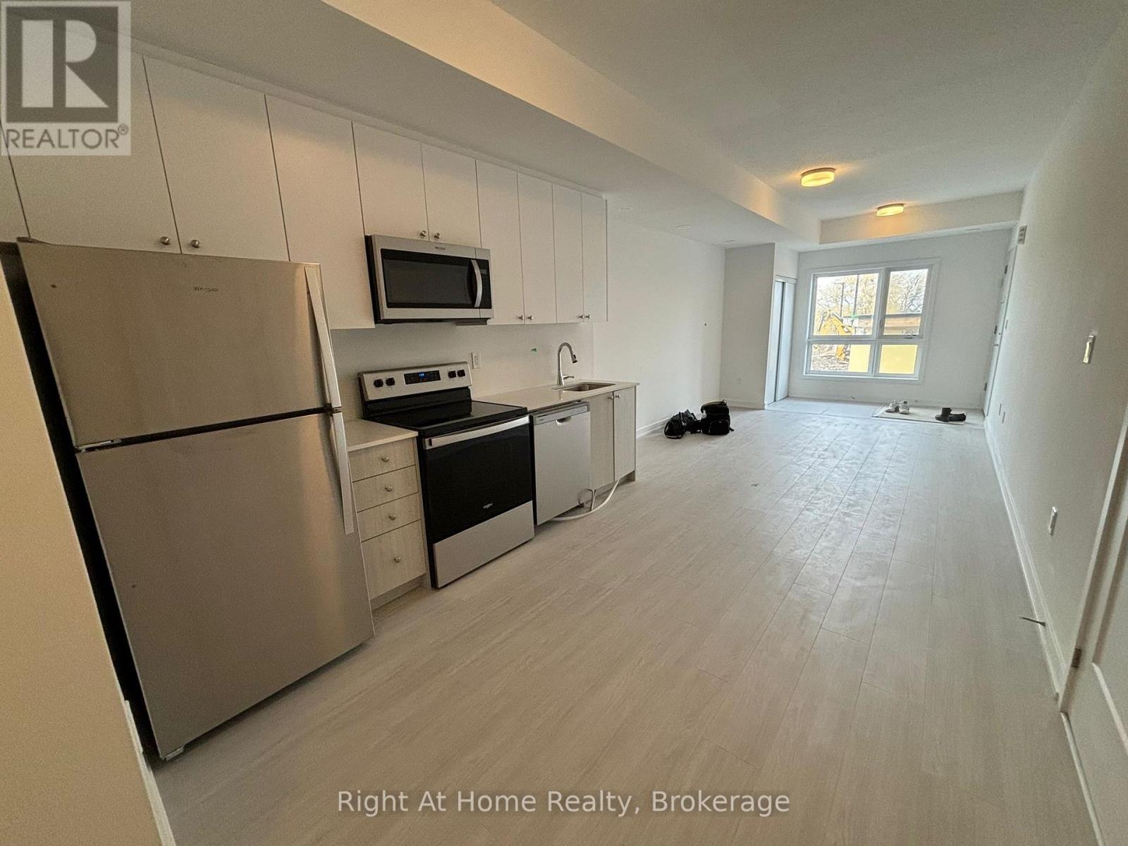 R31 - 25 PALACE STREET, Kitchener, Ontario