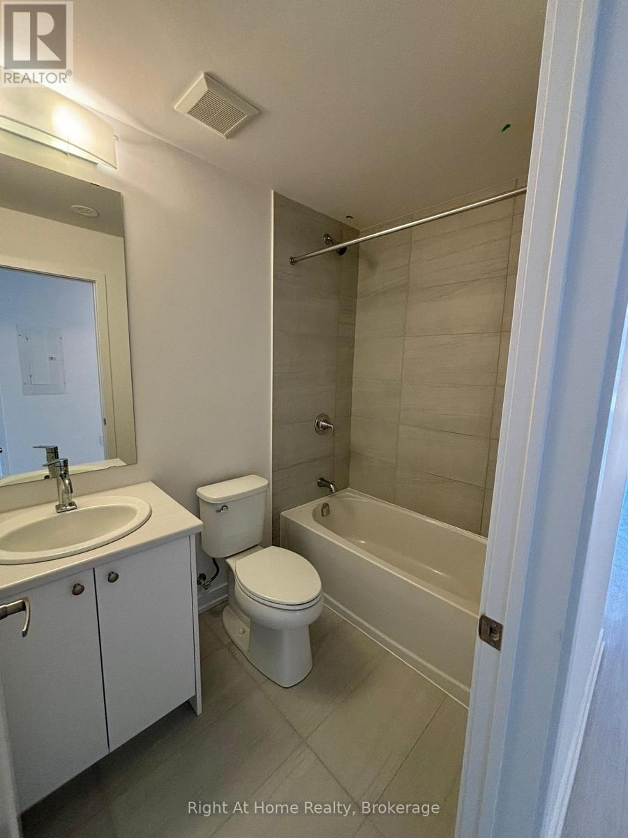 R31 - 25 Palace Street, Kitchener, Ontario  N2E 3M6 - Photo 14 - X12956864