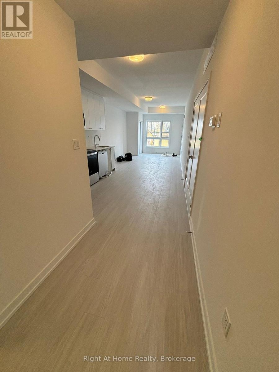 R31 - 25 Palace Street, Kitchener, Ontario  N2E 3M6 - Photo 8 - X12956864