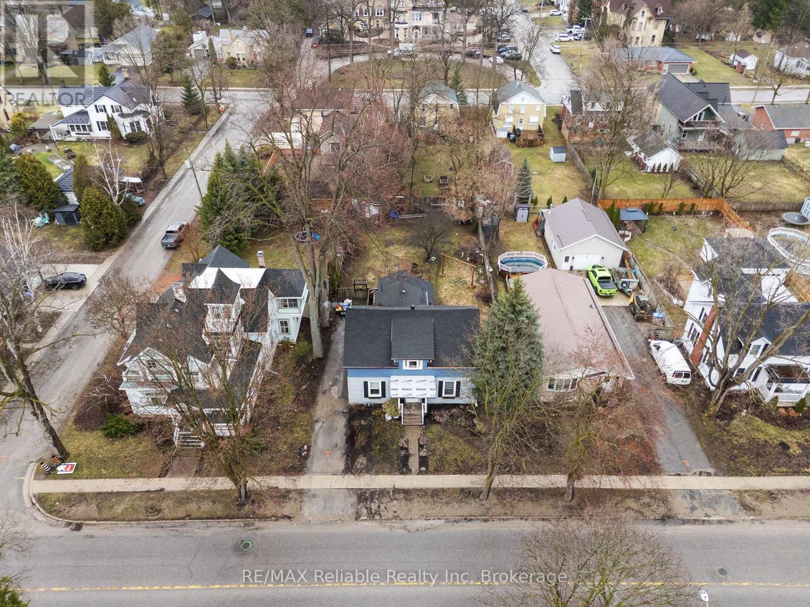 112 Goderich Street W, Huron East, Ontario  N0K 1W0 - Photo 3 - X12956850