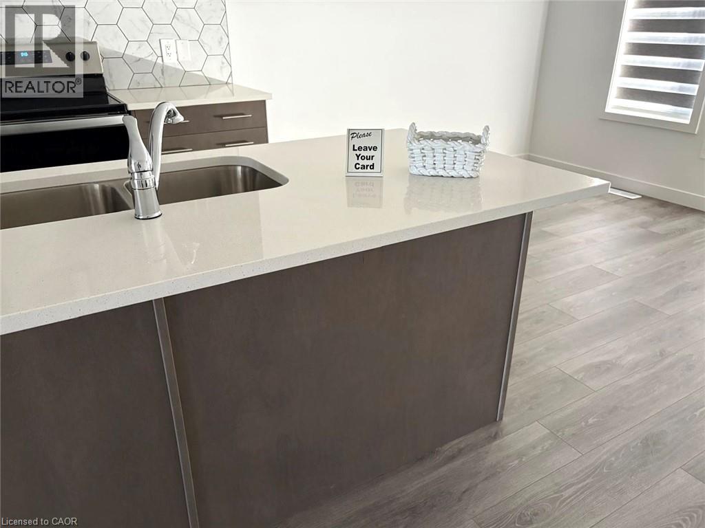 7 Pin Oak Common, Cambridge, Ontario  N1S 0G3 - Photo 9 - 40817618