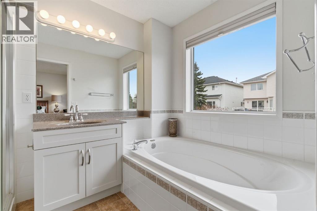 3611 Douglas Ridge Boulevard SE, Calgary, Alberta  T2Z 3B1 - Photo 30 - A2295443