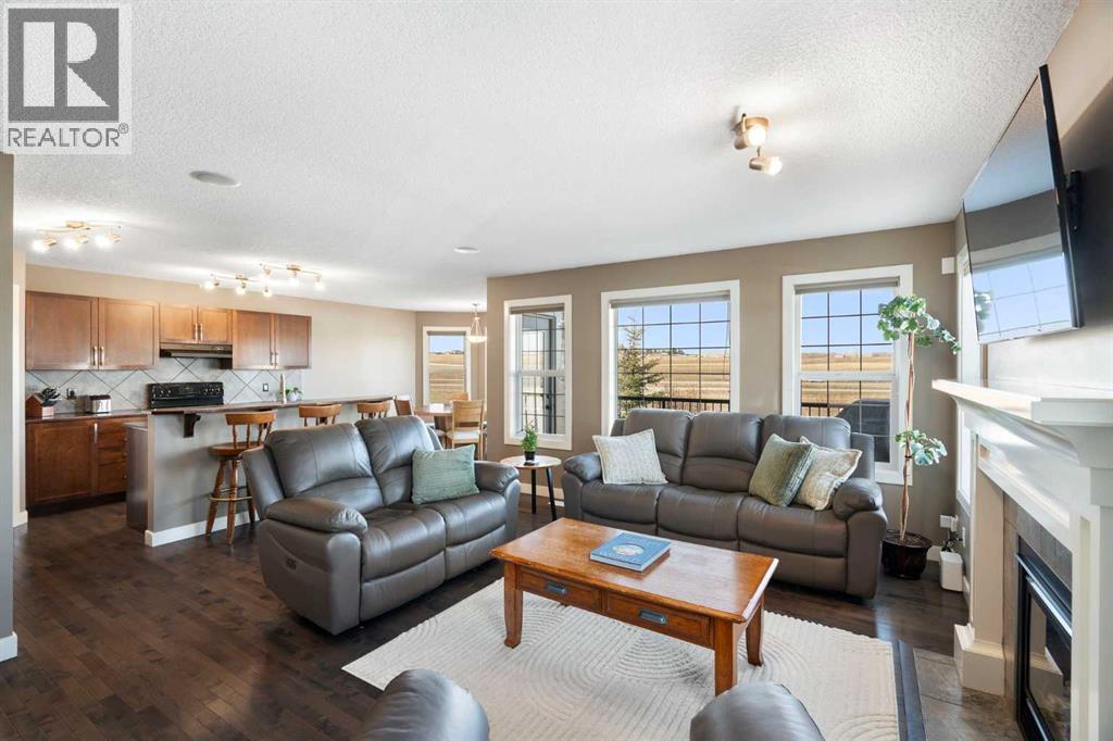 5 Bridlecrest Court SW, Calgary, Alberta  T2Y 5J3 - Photo 4 - A2296022