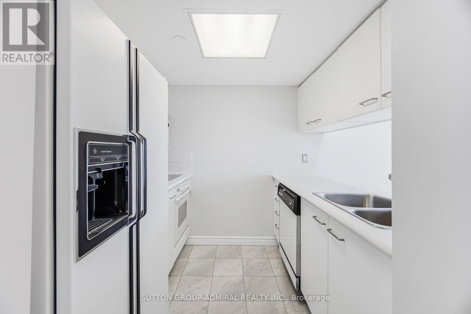 #3413 - 38 Elm Street, Toronto (Bay Street Corridor), Ontario  M5G 2K5 - Photo 10 - C12956804