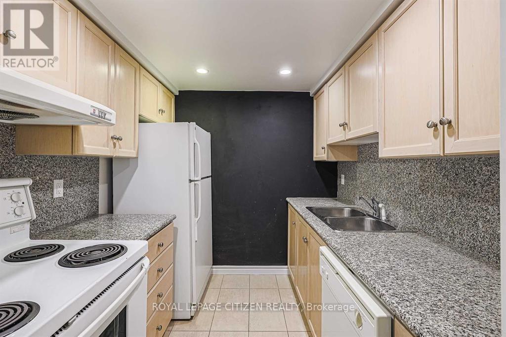 501 - 168 Simcoe Street, Toronto (Waterfront Communities), Ontario  M5H 4C9 - Photo 10 - C12956822