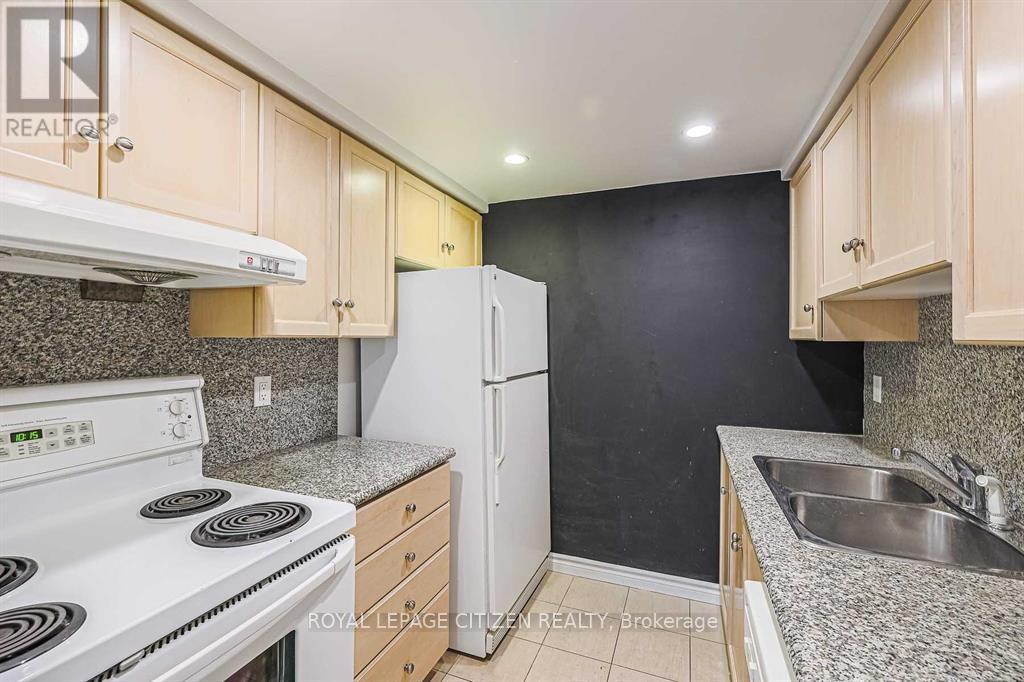 501 - 168 Simcoe Street, Toronto (Waterfront Communities), Ontario  M5H 4C9 - Photo 11 - C12956822