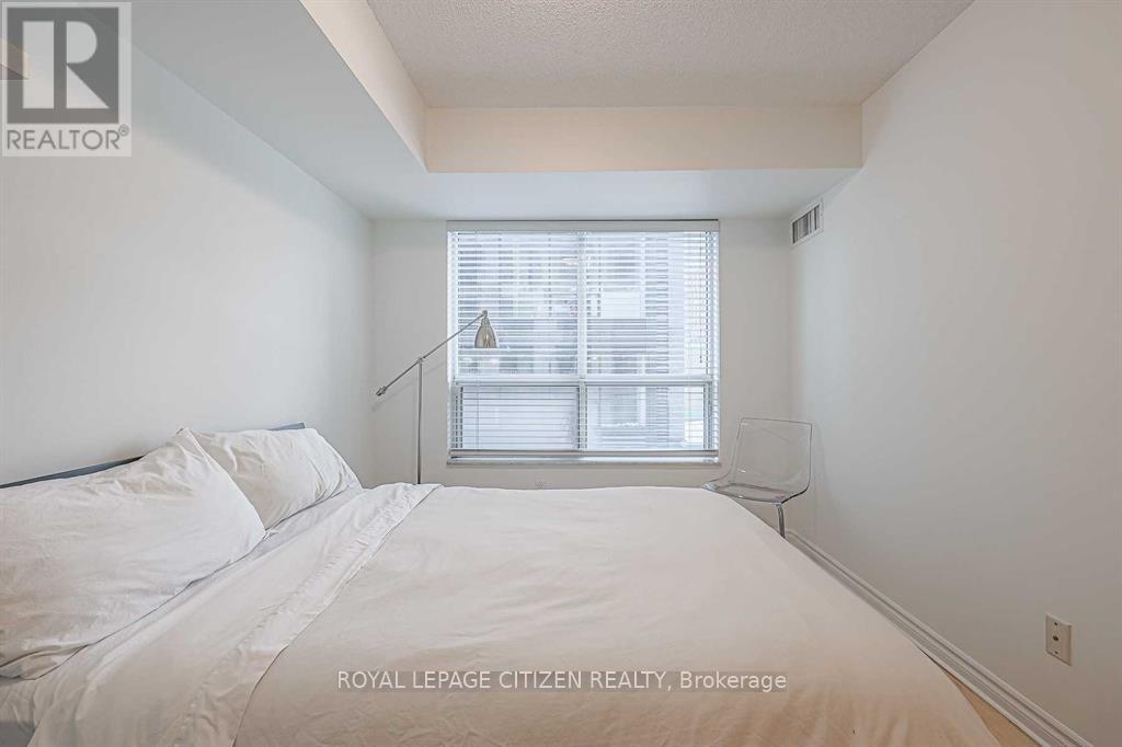 501 - 168 Simcoe Street, Toronto (Waterfront Communities), Ontario  M5H 4C9 - Photo 17 - C12956822