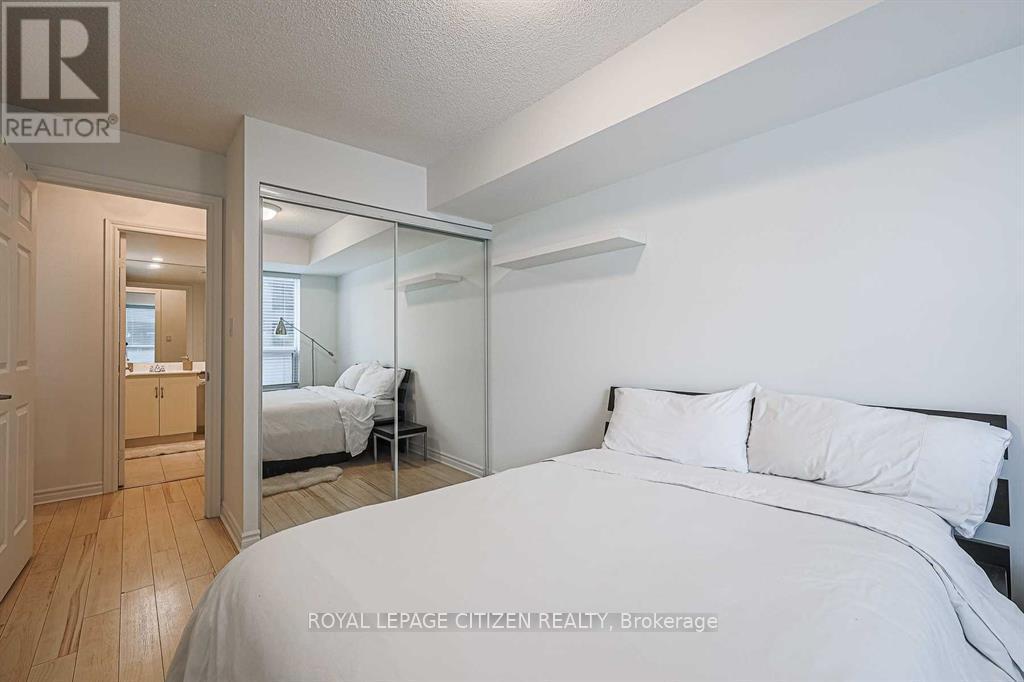 501 - 168 Simcoe Street, Toronto (Waterfront Communities), Ontario  M5H 4C9 - Photo 18 - C12956822