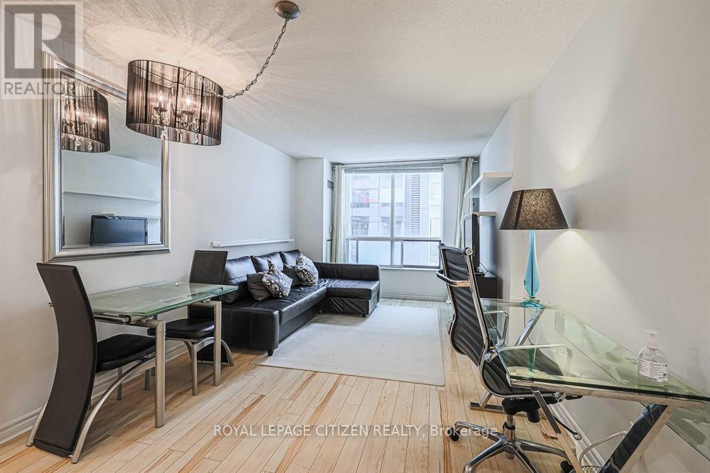501 - 168 Simcoe Street, Toronto (Waterfront Communities), Ontario  M5H 4C9 - Photo 3 - C12956822