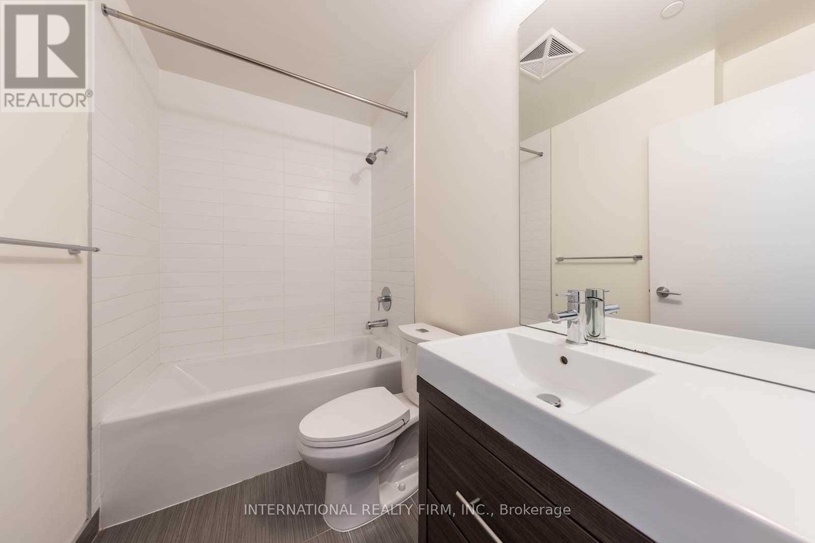 1213 - 66 Forest Manor Road, Toronto (Henry Farm), Ontario  M2J 1M6 - Photo 2 - C12956828