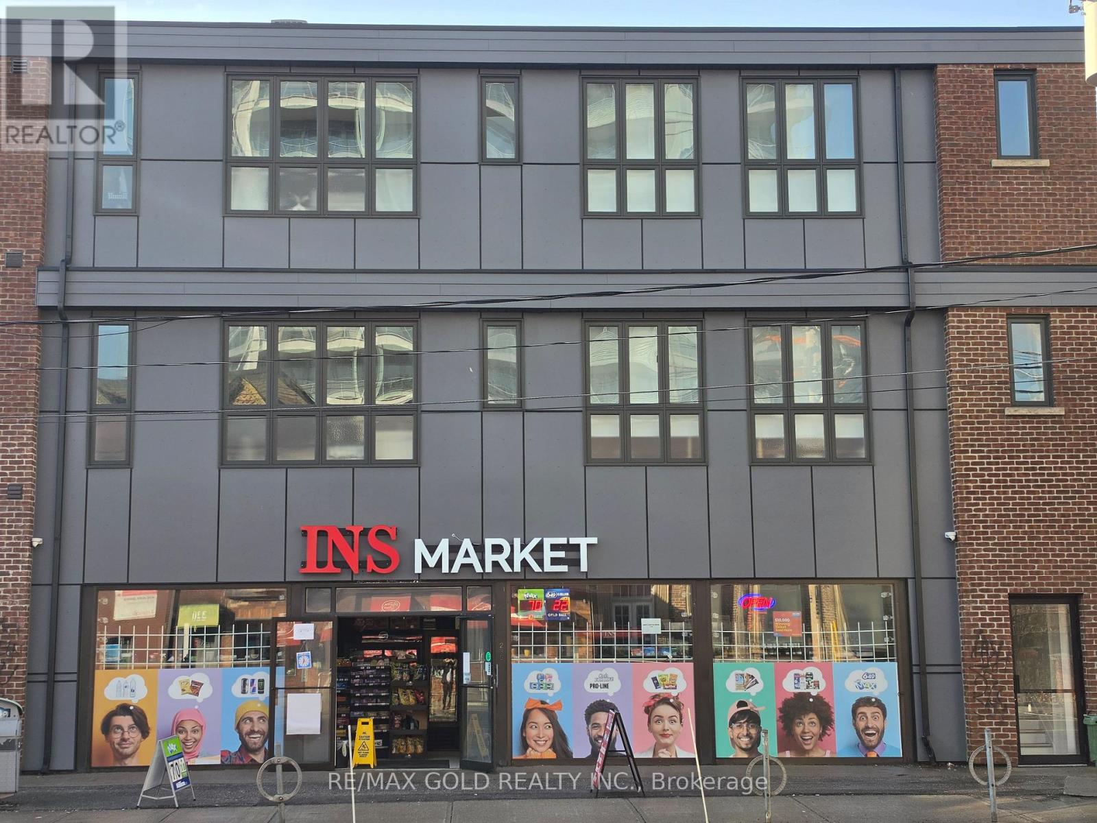 142 AVENUE ROAD, Toronto, Ontario