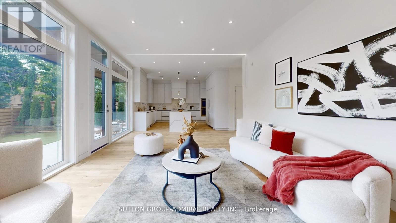 69 Elderwood Drive, Toronto, Ontario  M5P 1X5 - Photo 5 - C12956876