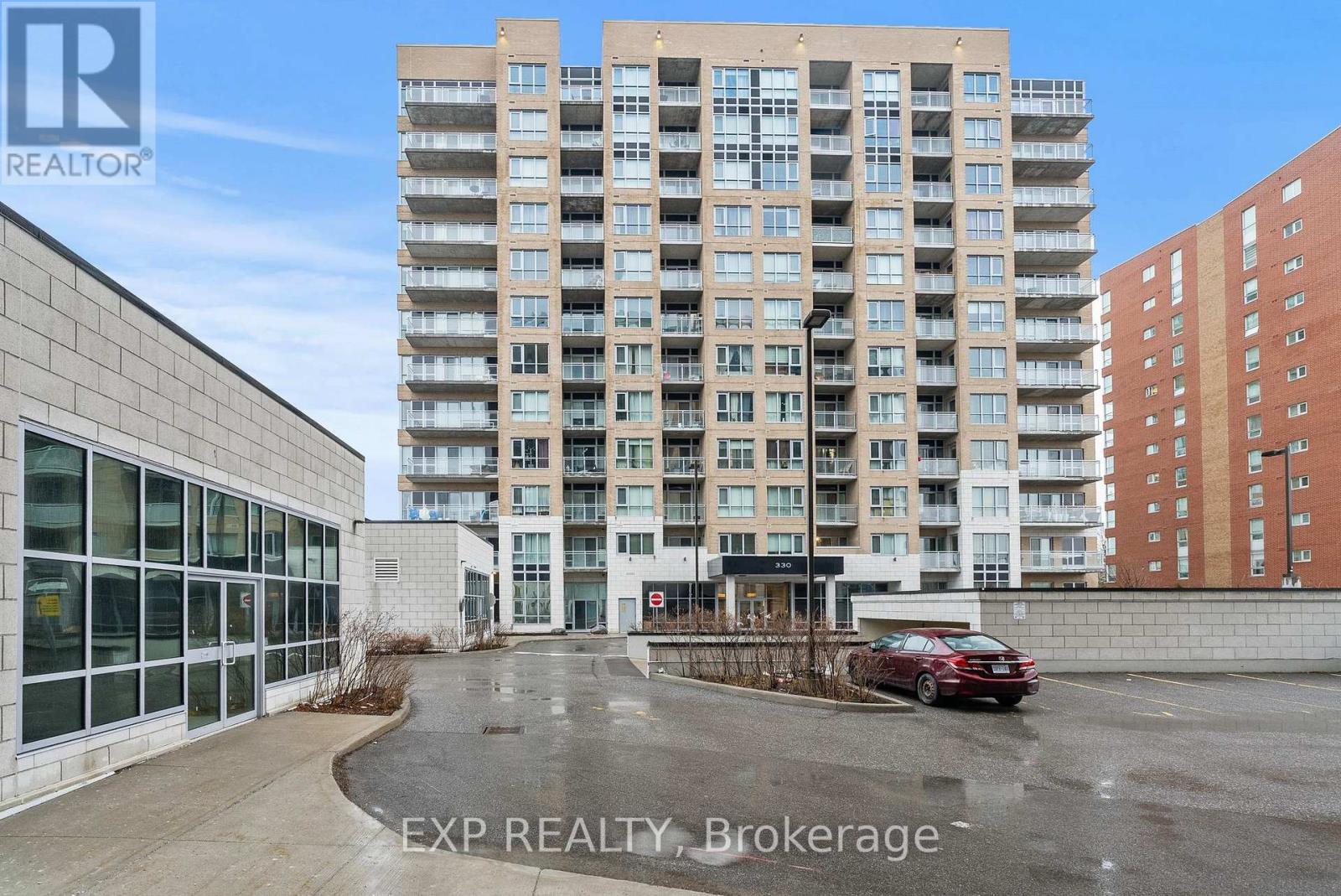 Welcome to Unit 1006 at 330 Titan Private! Experience the perfect blend of sophistication and comfort in this beautifully appointed 715 sqft residence. Floor-to-ceiling windows flood the space with natural light, highlighting the rich pre-finished oak hardwood flooring throughout. The gourmet kitchen is thoughtfully designed with crisp white cabinetry, premium quartz countertops, and a seamless flow into the open-concept living and dining area-ideal for both everyday living and entertaining. The generously sized primary bedroom is a rare offering, complete with dual closets providing exceptional storage and organization. Step out onto your private balcony to enjoy peaceful morning sunrises, or take advantage of the vibrant neighborhood just outside your door, featuring trendy cafés, boutique shops, and lush parks. (id:48254)