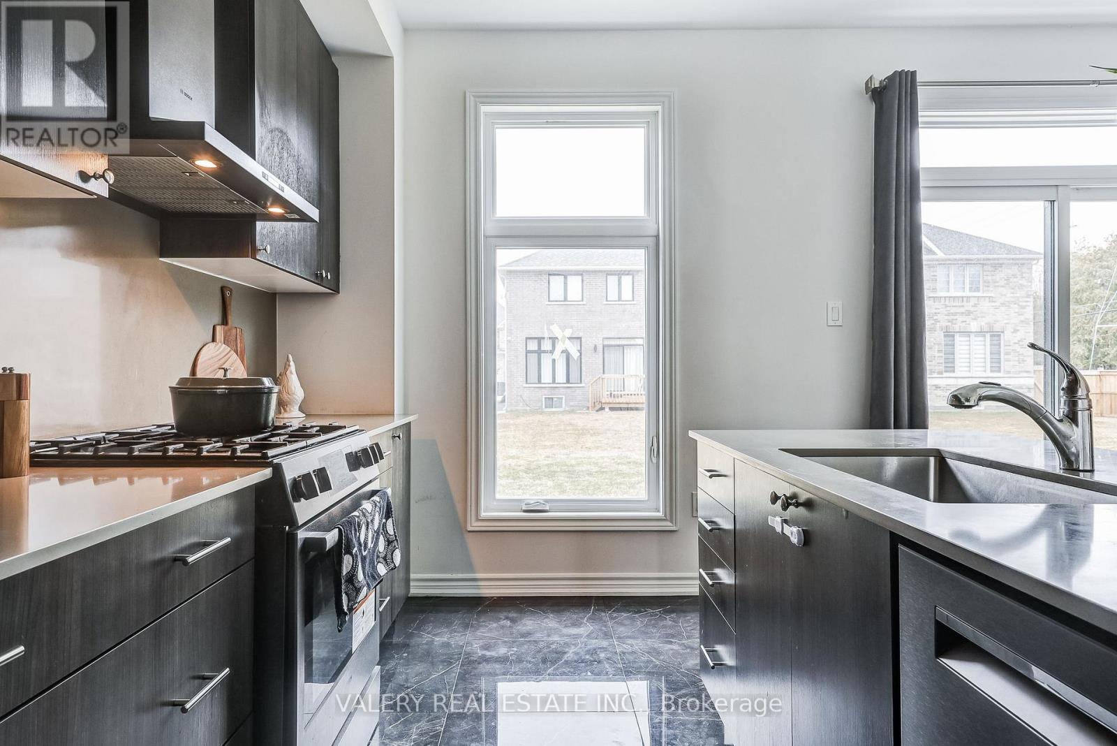 26 Sam Battaglia Crescent, Georgina, Ontario  L0E 1R0 - Photo 7 - N12956810