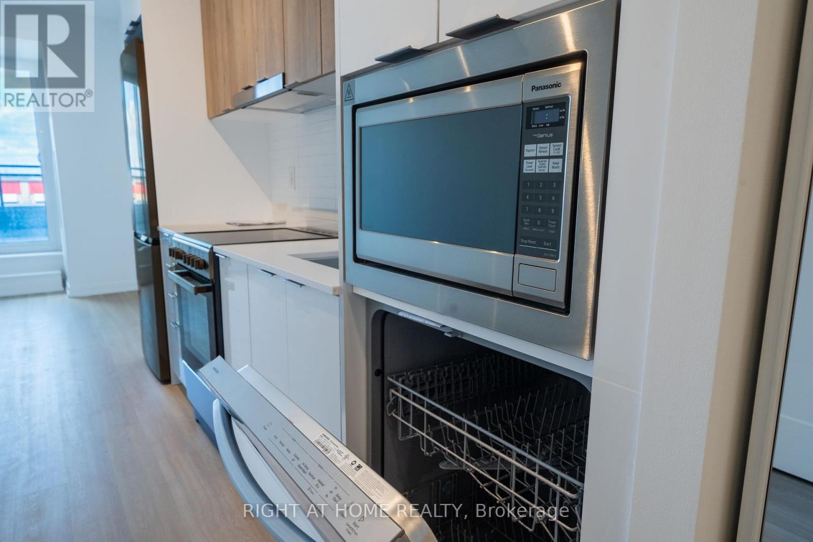 211 - 9751 Markham Road, Markham, Ontario L6E 0W3 - Photo 7 - N12956880