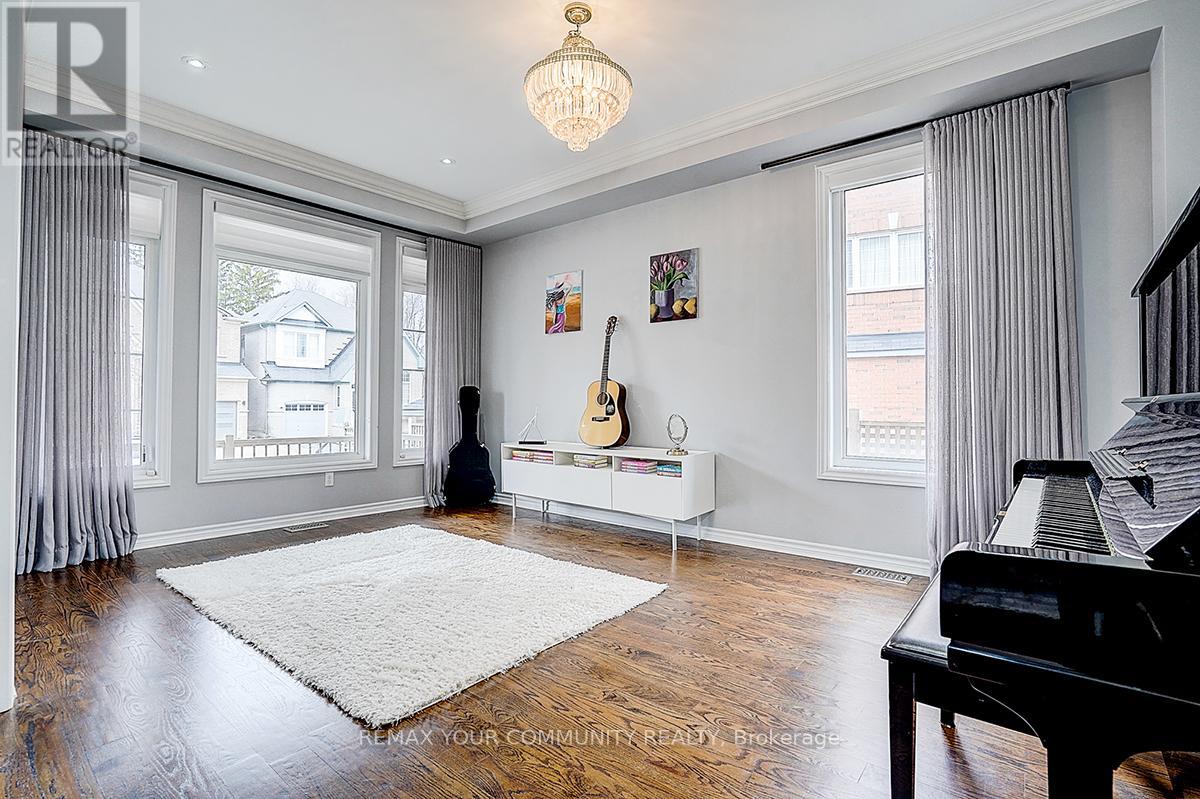 160 Maria Road, Markham, Ontario  L6E 0L9 - Photo 7 - N12956884